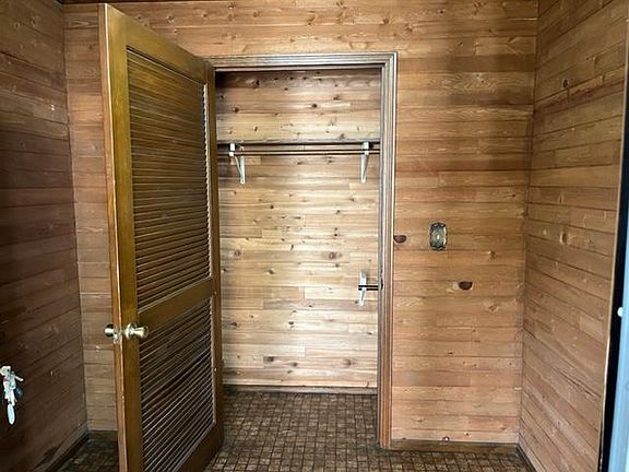 Cedar entry closet; generous entry
