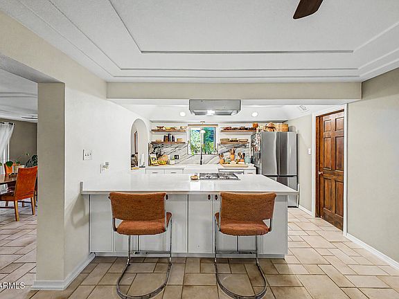 2nd image of 3028 W LAUREL Lane