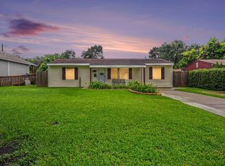 905 15th Ave N, Texas City, TX 77590