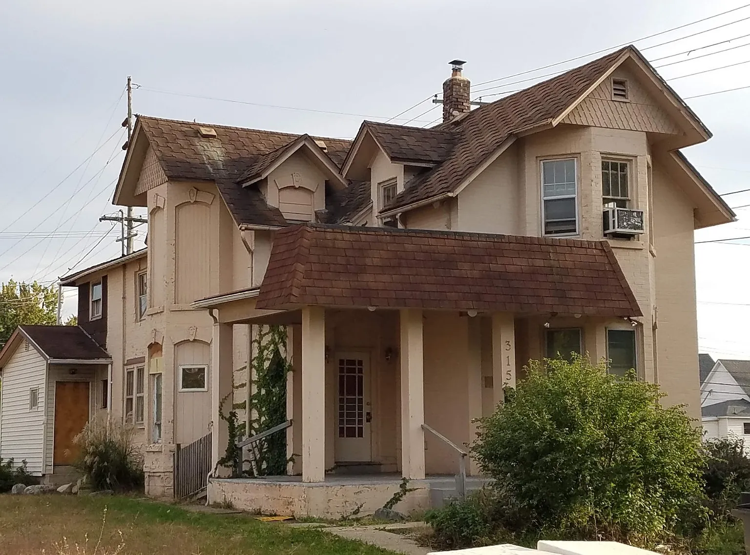 315 W Marion St — Photo 1