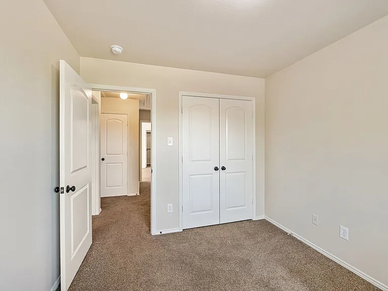 341 Orbit Dr — Photo 15