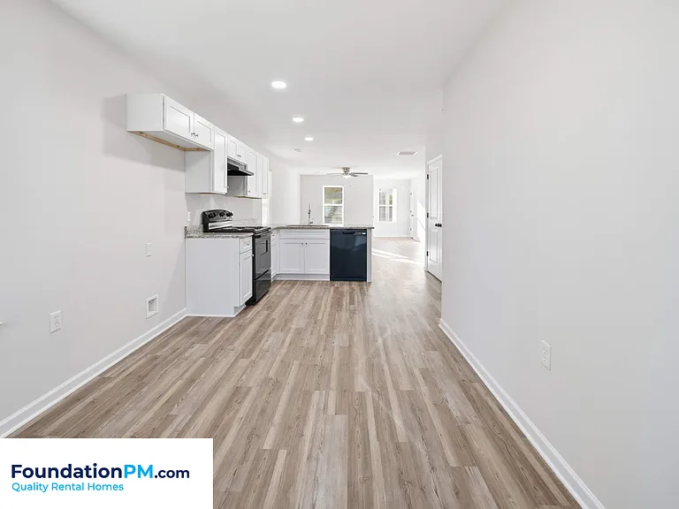 1398 E Barton Ave — Photo 5