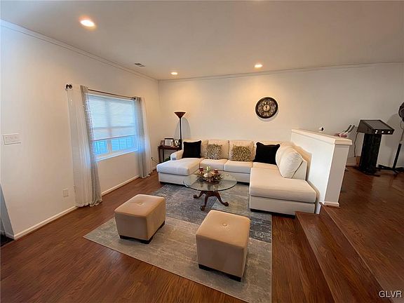 4th image of 906 Briarwood Dr