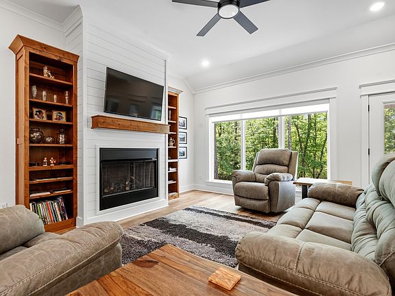 5th image of 22 Estrella Cir