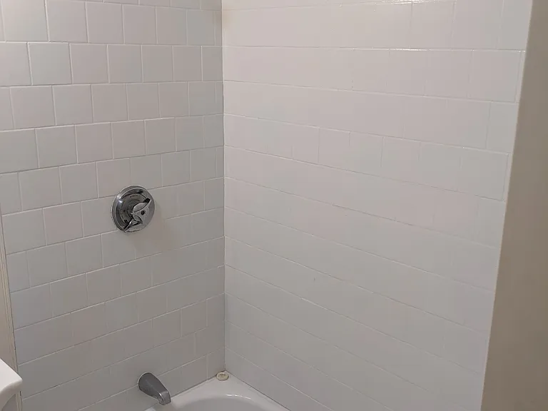 441 Pleasant St #6 — Photo 10