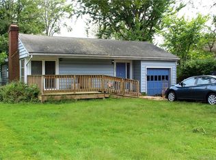 102 Knollwood Rd, West Hartford, CT 06110