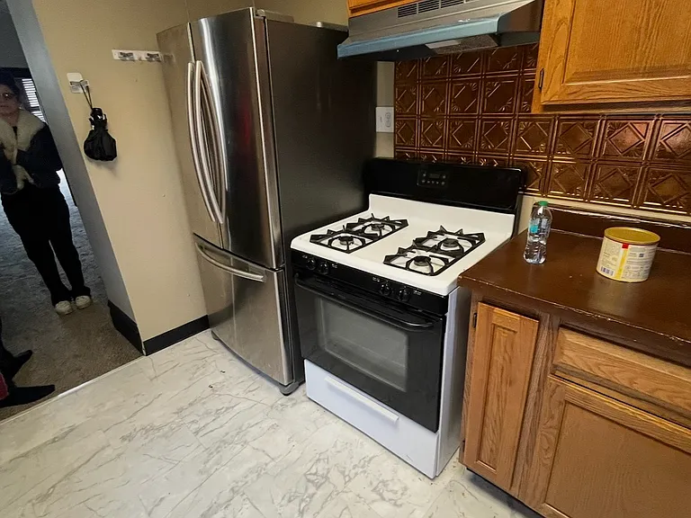 829 Maple Ave #2 — Photo 3