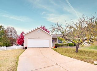 226 Pebble Creek Ct, Imperial, MO 63052