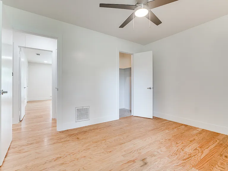 1323 Lark Ln — Photo 18