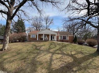 15 Timberlane Dr, Clear Lake, IA 50428