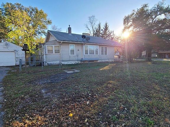 5th image of 703 S Jefferson Ave