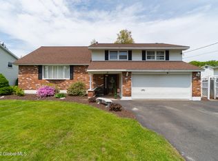 53 Crestwood Dr, Schenectady, NY 12306