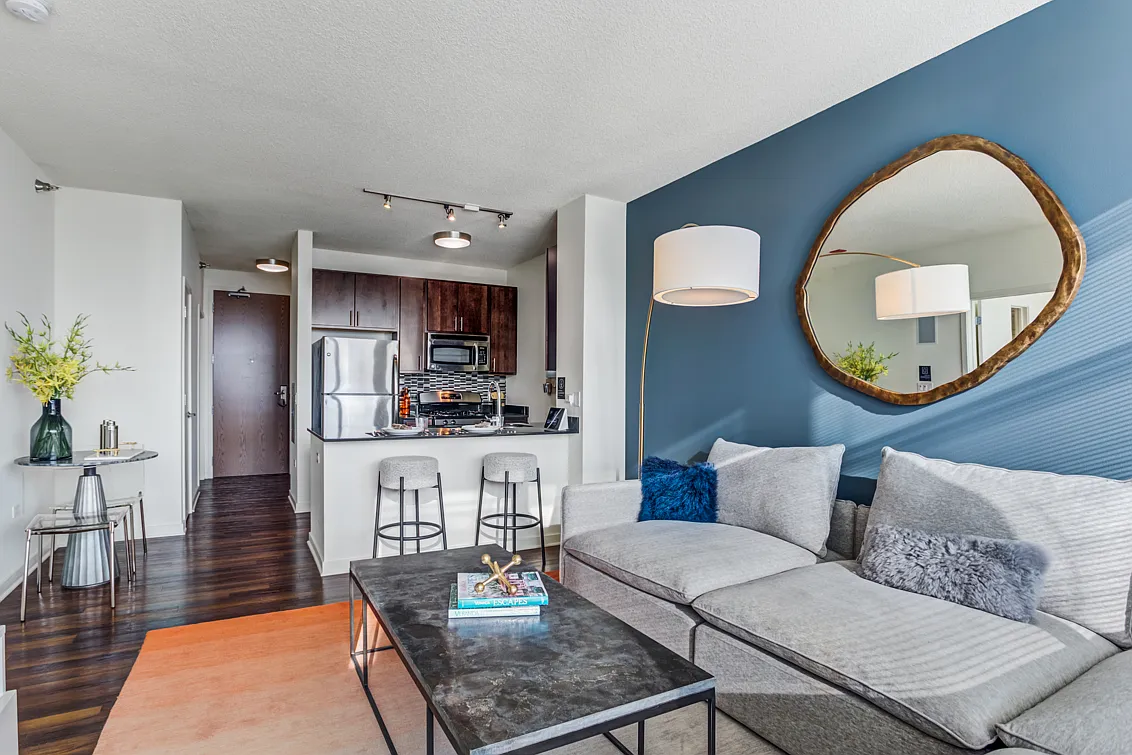 2 bed, 1250 sqft, $3,999 — Photo 2