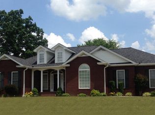 3400 Eagle Landing Dr, Cookeville, TN 38506
