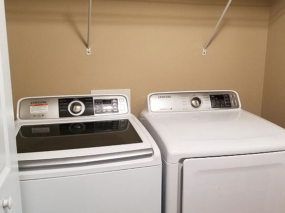 5th image of 3171 SE Robin Cir