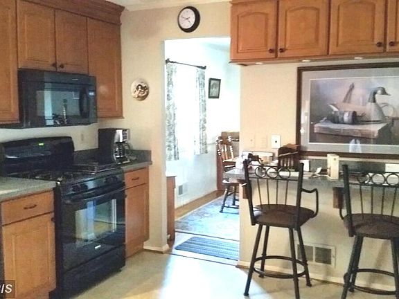 4th image of 4 Park Mills Ct