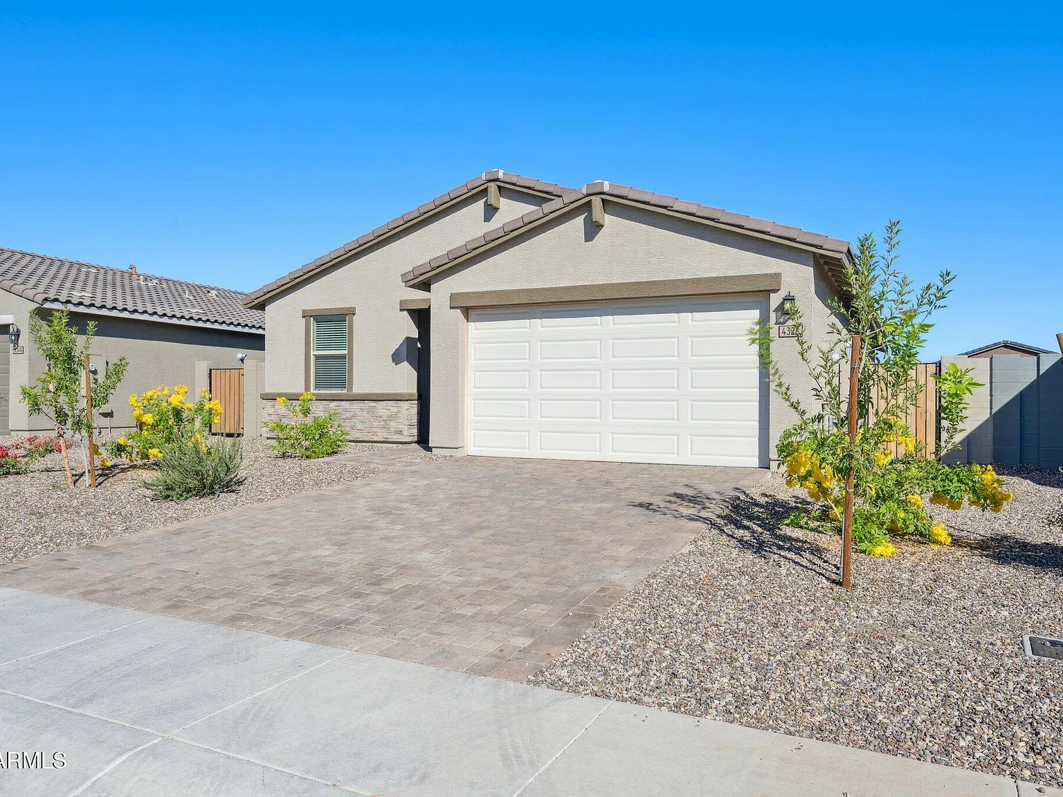 4 bed, 2.0 bath, 1832 sqft, $2,150 — Photo 3