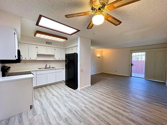 5th image of 3067 Sunflower Cir E