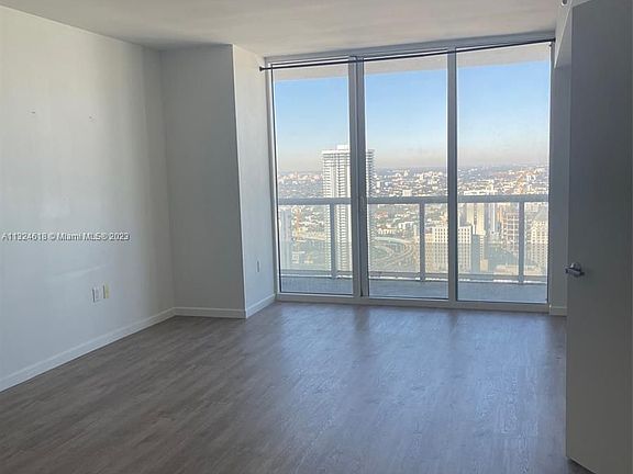 3rd image of 50 Biscayne Blvd APT 5207