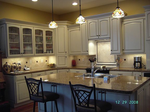 3rd image of 206 E Oakview Ave