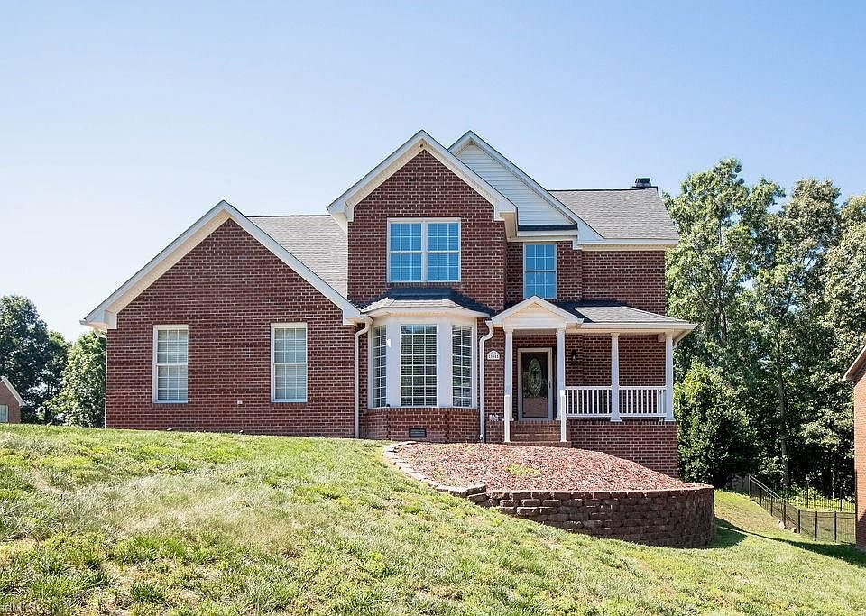 1st image of 390 Beech Ridge Rd