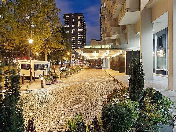 2nd image of 604-36 S Washington Sq #507