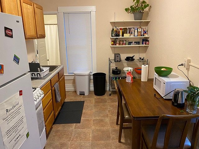 2nd image of 710 E Ann St #7