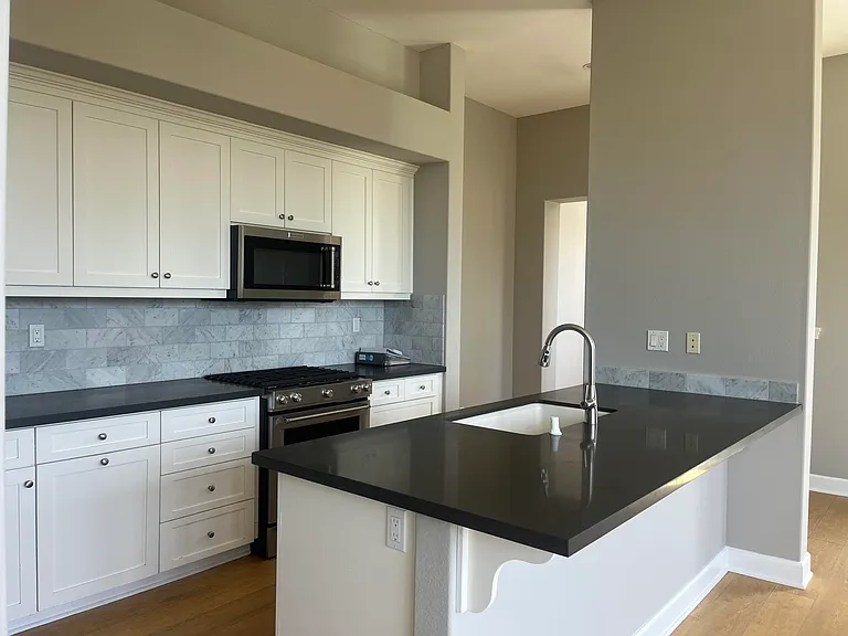 7801 Whimbrel Ln — Photo 9