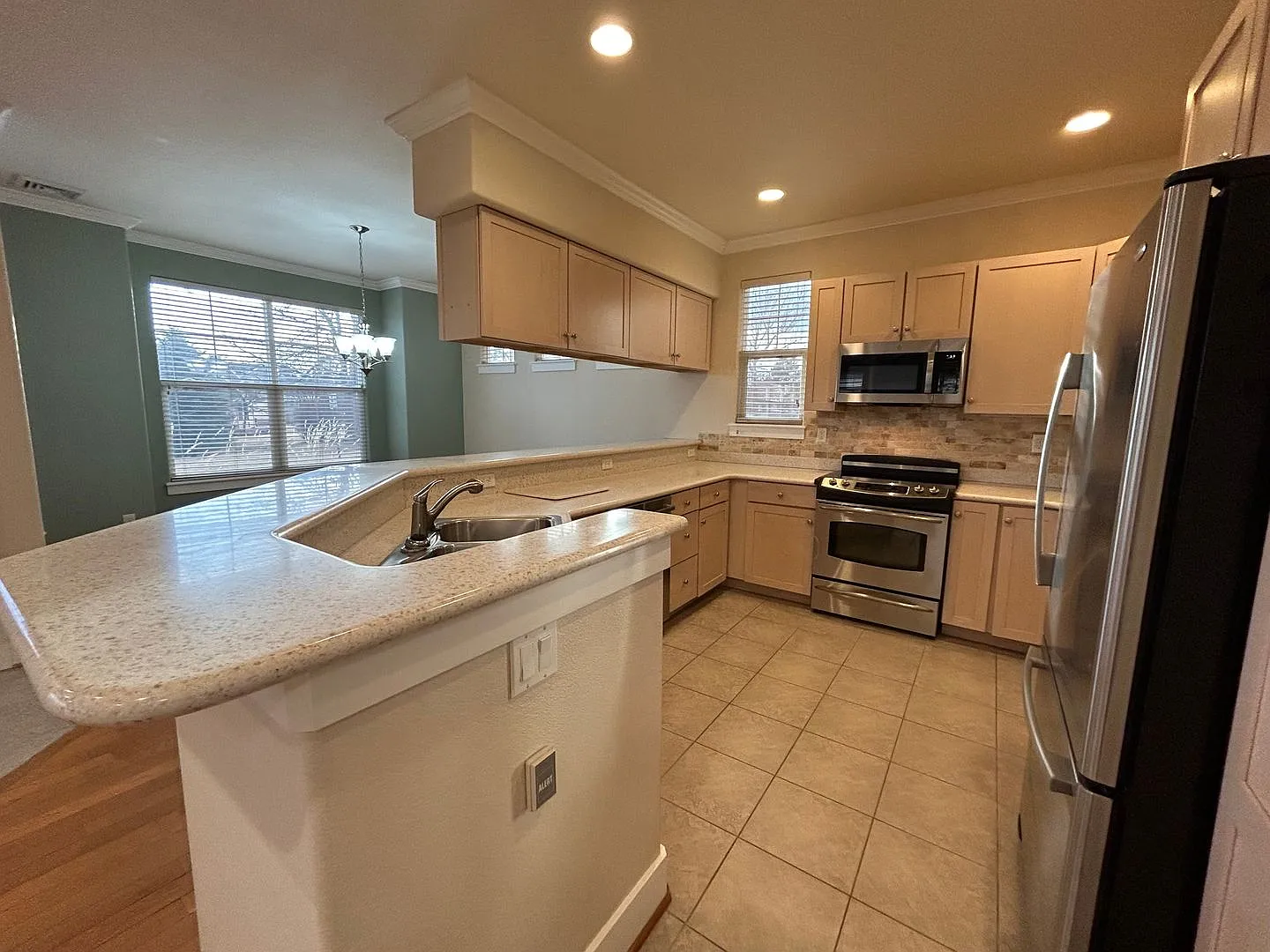 Beautiful 2-Bedroom Patio Home in a Premier 55+ Community — Photo 4