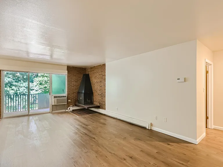 620 Mathews St #301 — Photo 3