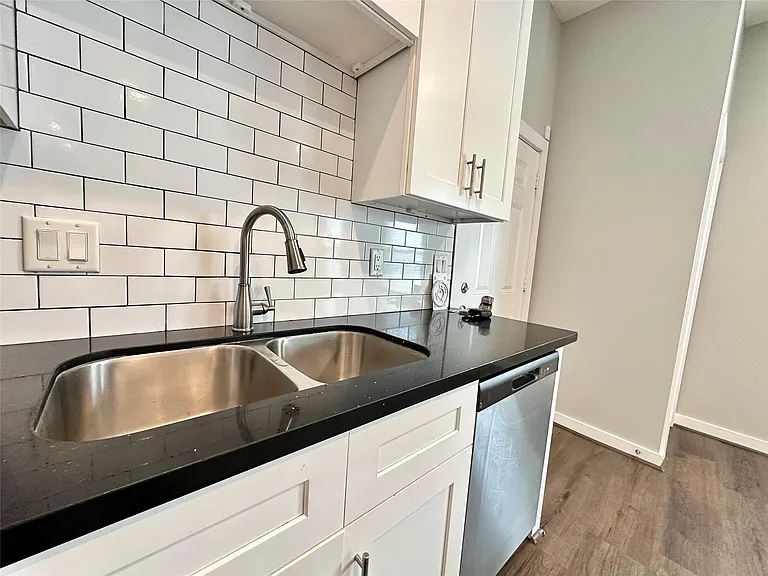 225 N Everton St #4 — Photo 6