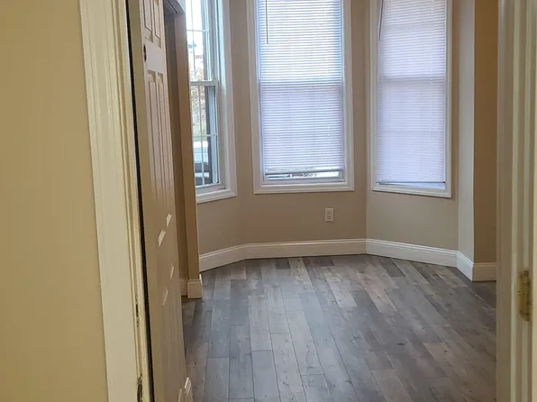 99 Booraem Avenue image 5 of 13