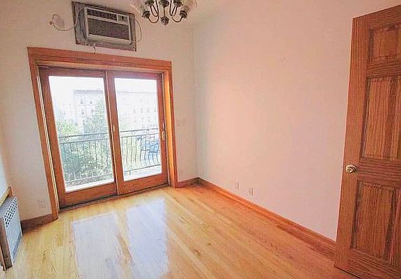 3rd image of 26 Broome St APT 3S
