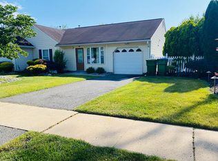 59 Woodbury Rd, Edison, NJ 08820