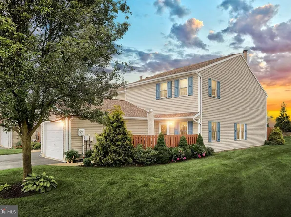 701 Stonegate Ct, York, PA 17408