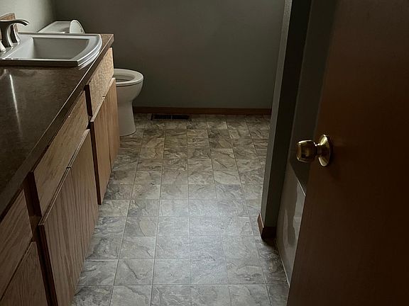 4th image of 614 W Viola Ave