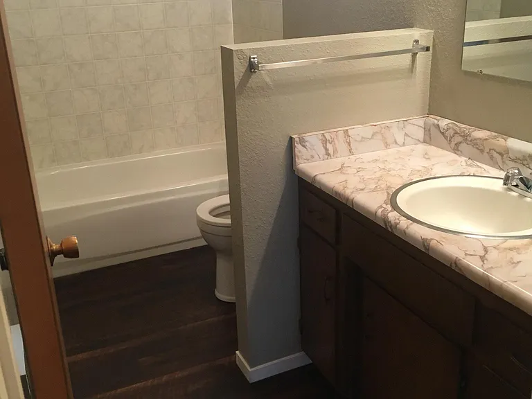 20205 Eastview Dr — Photo 5