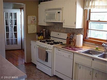 4th image of 112 Blossom Dr