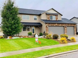 1601 Creekside Dr W, Williston, ND 58801