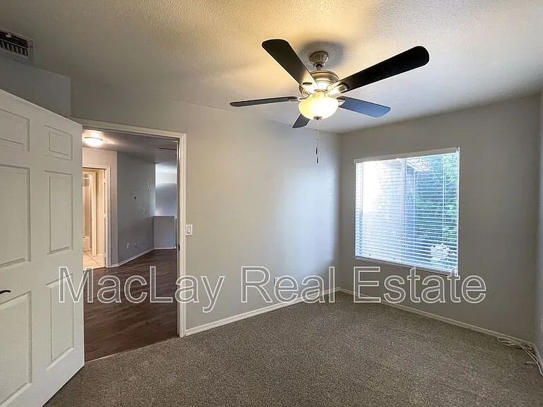 4645 E Kelly Dr — Photo 21
