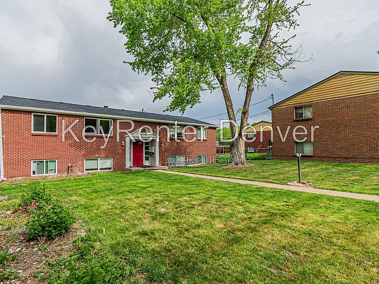 2356 S Linden Ct #B — Photo 19