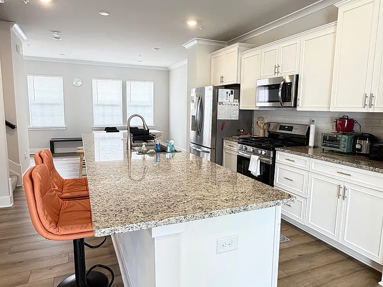 1235 Greylock Ln — Photo 13
