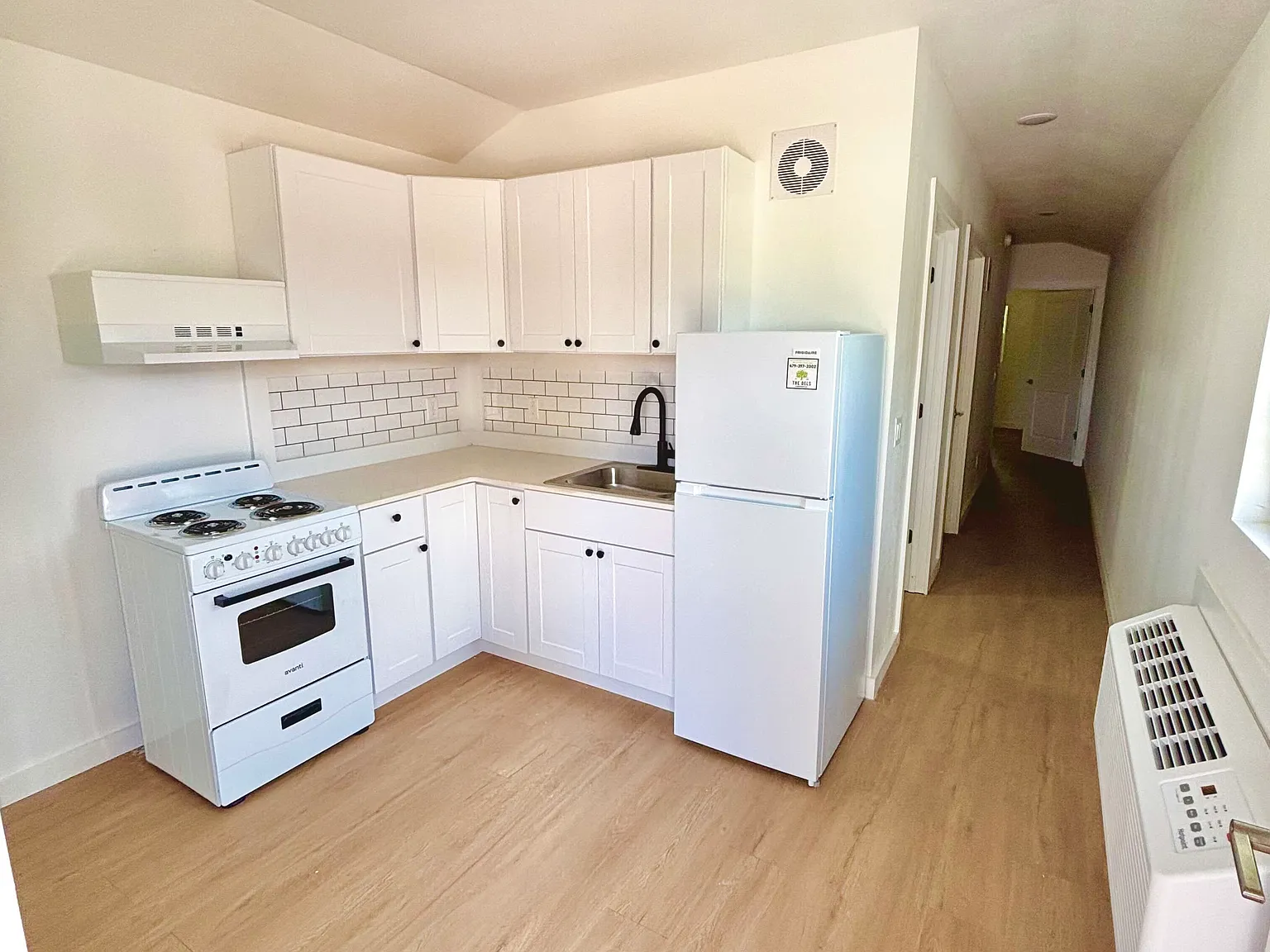 2 bed, $1,200 — Photo 3