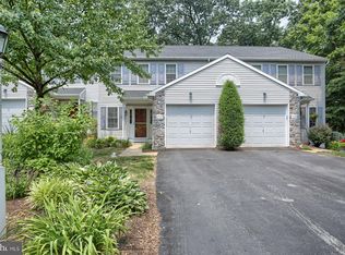 316 Treetops Ct, Lancaster, PA 17601