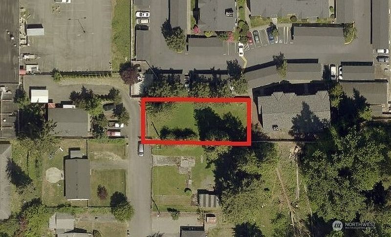 2nd image of 335 XX 18th Avenue S