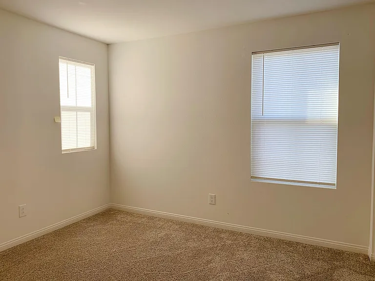 2814 Frabiele St — Photo 23