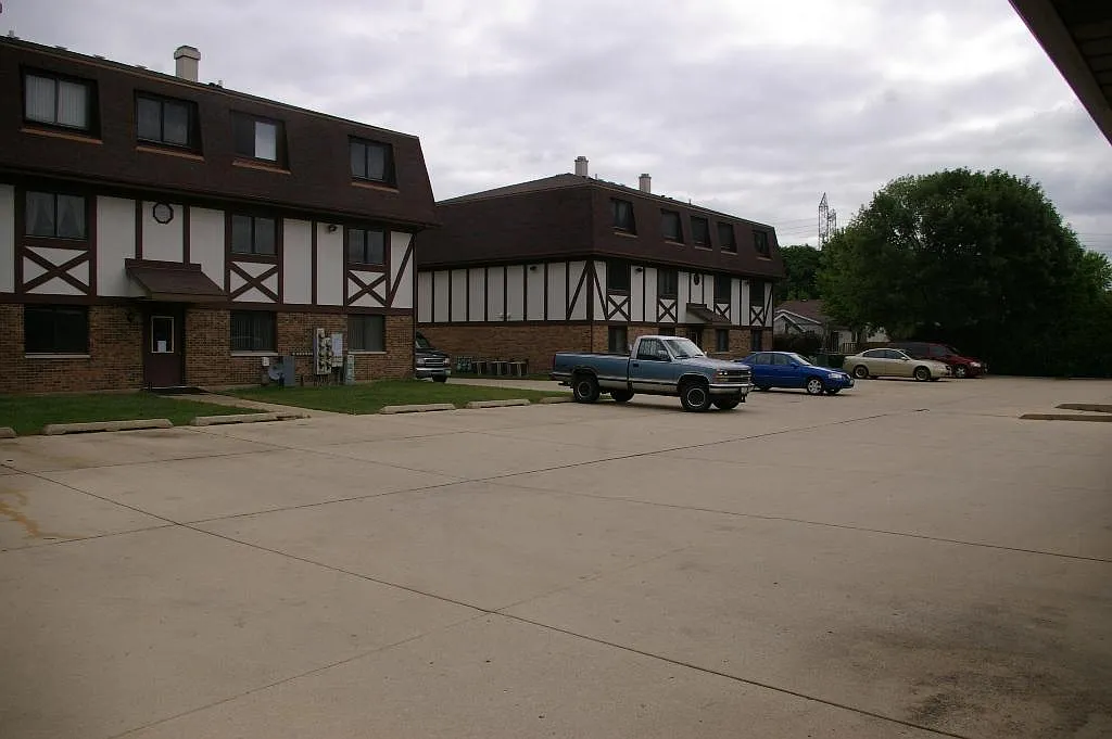 Parking lot - 773 Lippert Ln #1
