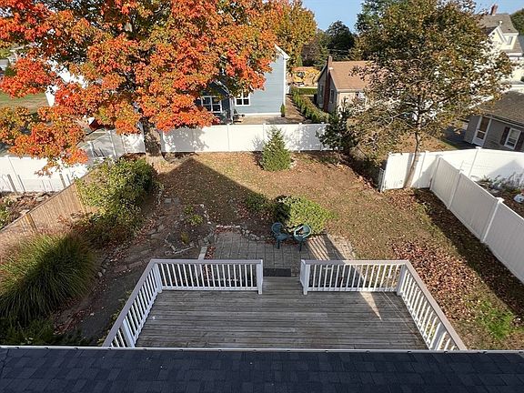 4th image of 21 Brownville Ave