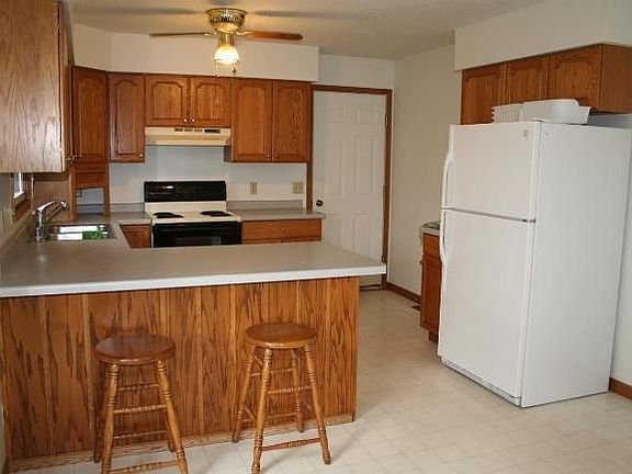 3rd image of 1013 Donna Ave