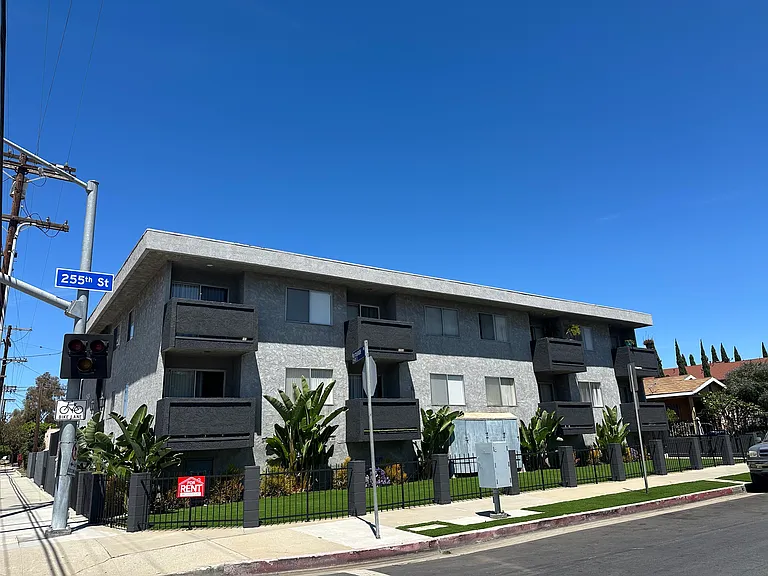 25424 Normandie Ave #16 — Photo 13